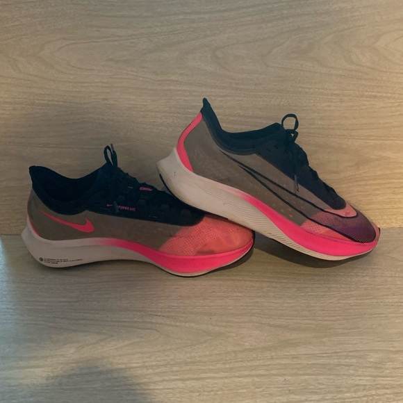 Nike Zoom Fly 3 Athletic Shoes - Picture 6 of 11